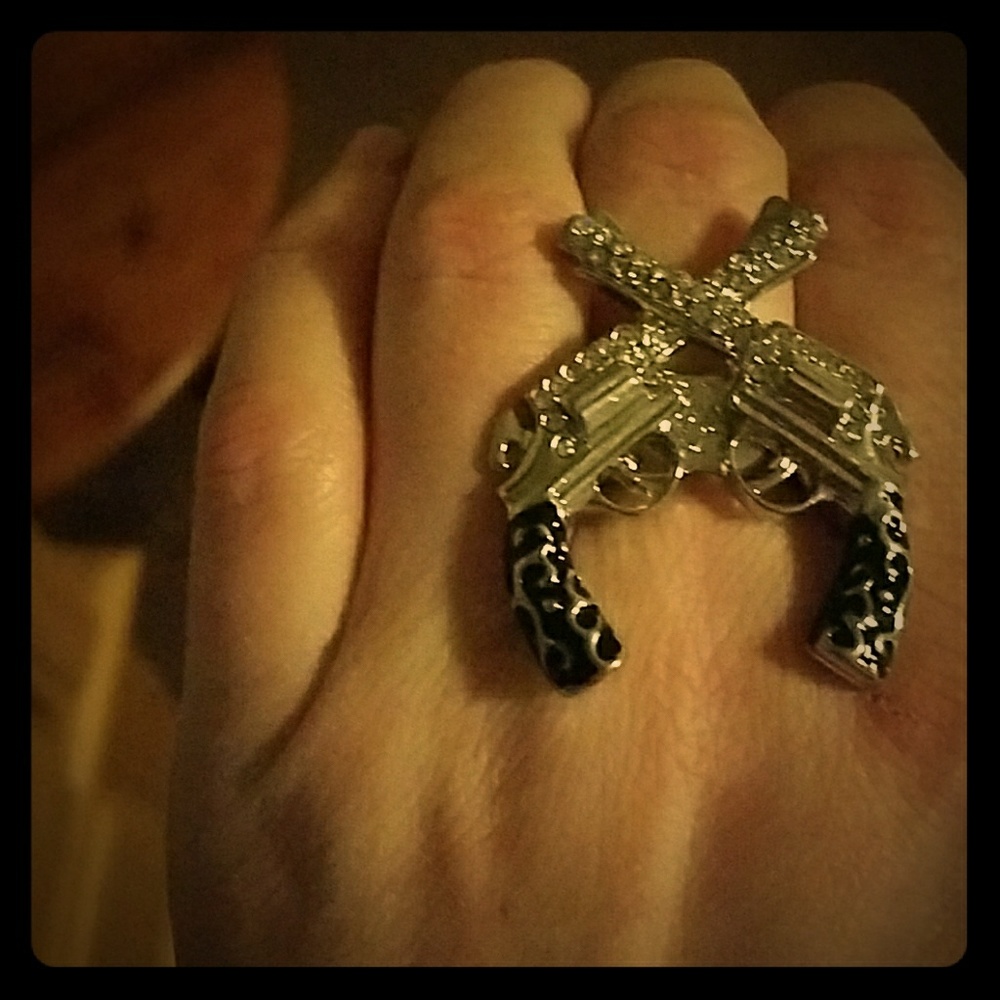 Pistol ring
